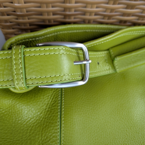 Cole Haan Lime Green Pebbled Leather Hobo Shoulder Bag Tote Silver Tone Hardware - Picture 15 of 16